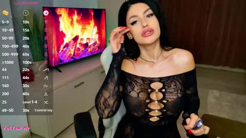 Mila online show from February 1, 2026, 8:07 pm