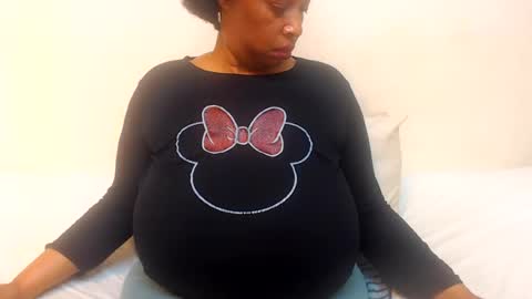 boobyqueen online show from June 18, 2026, 2:23 am