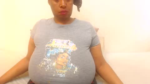 boobyqueen online show from July 13, 2026, 8:06 am