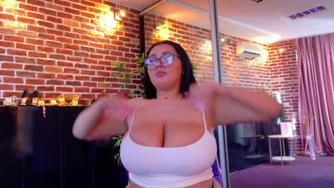 boobzilla_ online show from May 31, 2026, 6:10 am