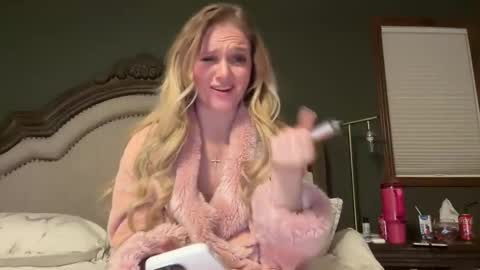 booksnlooksgirl online show from December 17, 2024, 6:13 am