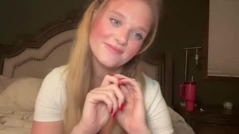 booksnlooksgirl online show from January 13, 2025, 3:23 am