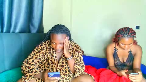 Snapshot of bootylicious_1_ chatting on October 12, 2025, 9:25 pm vee online show from October 12, 2025, 9:25 pm