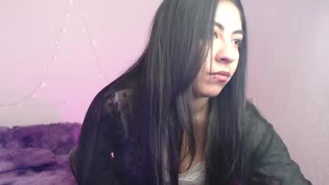 Snapshot of bornontitanbutdiedonearth chatting on May 5, 2026, 3:58 am Alicia online show from May 5, 2026, 3:58 am