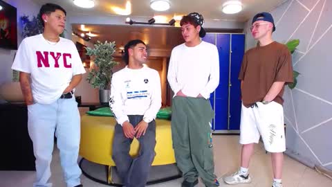 THOMAS AND DAMIAND online show from October 20, 2025, 4:13 am