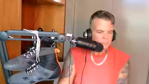 BOSS online show from October 12, 2025, 9:25 pm