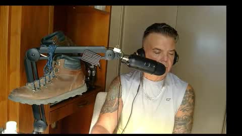 BOSS online show from October 13, 2025, 7:03 pm