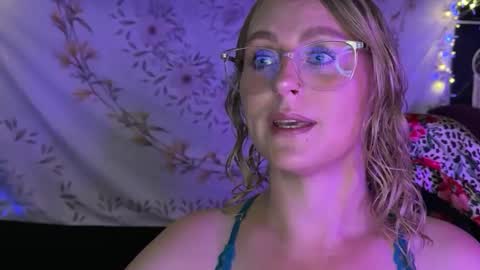 Snapshot of bossmomma chatting on October 9, 2025, 2:04 pm BossMom online show from October 9, 2025, 2:04 pm