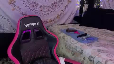 Snapshot of bossmomma chatting on October 26, 2025, 6:03 pm BossMom online show from October 26, 2025, 6:03 pm