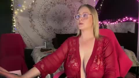 Snapshot of bossmomma chatting on February 28, 2026, 2:01 am BossMom online show from February 28, 2026, 2:01 am