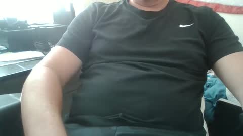 Snapshot of bourbonman144 chatting on September 24, 2025, 9:40 pm bourbonman144 online show from September 24, 2025, 9:40 pm