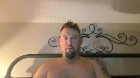 bowtieguy84 online show from October 17, 2025, 11:13 am