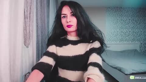 Helen  online show from December 4, 2024, 2:37 pm