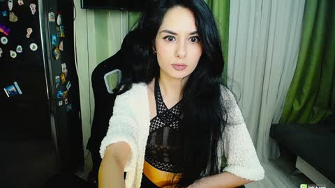 Helen  online show from February 2, 2025, 5:04 pm