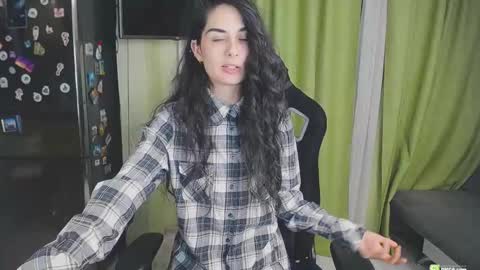 Helen  online show from February 11, 2025, 1:41 pm