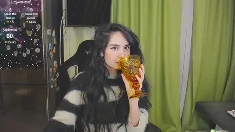 Helen  online show from February 27, 2025, 3:26 pm