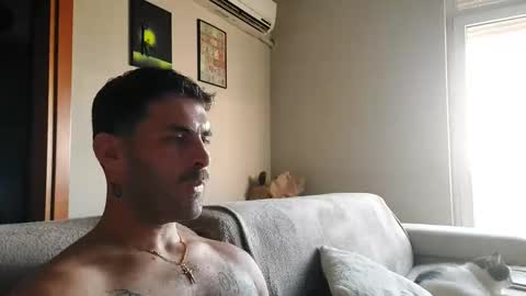 Snapshot of boy_aroundtheworld chatting on November 12, 2025, 2:28 pm Dan online show from November 12, 2025, 2:28 pm