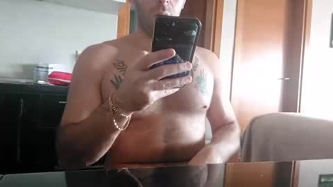 Snapshot of boy_aroundtheworld chatting on November 21, 2025, 10:25 am Dan online show from November 21, 2025, 10:25 am