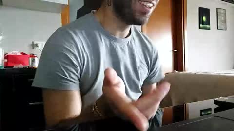 Snapshot of boy_aroundtheworld chatting on November 26, 2025, 10:27 am Dan online show from November 26, 2025, 10:27 am