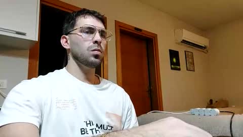 Snapshot of boy_aroundtheworld chatting on November 27, 2025, 4:31 pm Dan online show from November 27, 2025, 4:31 pm