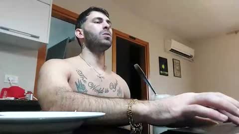 Snapshot of boy_aroundtheworld chatting on December 5, 2025, 2:25 pm Dan online show from December 5, 2025, 2:25 pm