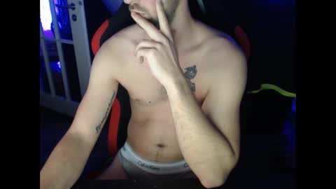 boy_t0y89 online show from December 9, 2024, 6:14 pm