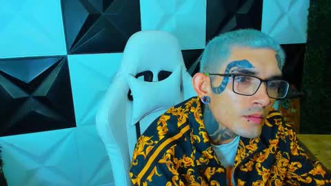 Snapshot of boy_tatto77 chatting on December 20, 2025, 6:37 pm boy_tatto77 online show from December 20, 2025, 6:37 pm