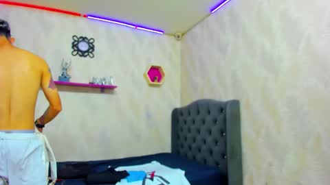 Snapshot of boy_tatto77 chatting on February 19, 2026, 6:48 pm boy_tatto77 online show from February 19, 2026, 6:48 pm