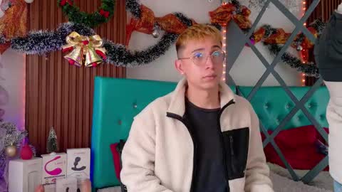 Snapshot of boys_2_play chatting on December 3, 2025, 1:09 pm Axel Chris online show from December 3, 2025, 1:09 pm