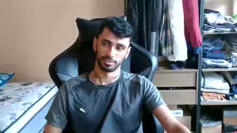 Snapshot of boyzinm2 chatting on February 19, 2026, 1:51 pm boyzinm2 online show from February 19, 2026, 1:51 pm