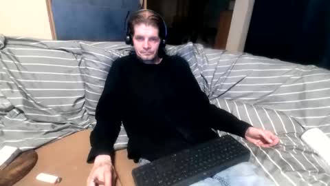 bponie1 online show from September 16, 2025, 2:56 am