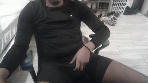 Snapshot of bquen400 chatting on March 9, 2026, 2:32 pm bquen400 online show from March 9, 2026, 2:32 pm