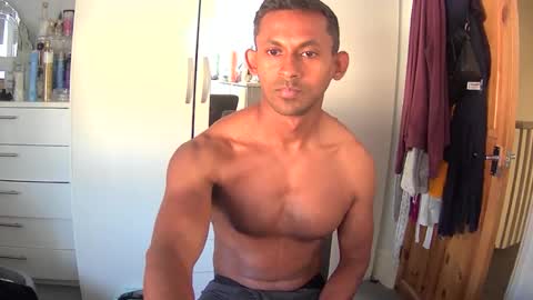 br0wn_prince24 online show from July 12, 2026, 8:38 am