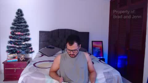 Snapshot of bradandjenn chatting on December 24, 2024, 3:47 pm Your favorite couple and the best butt on Chatur online show from December 24, 2024, 3:47 pm
