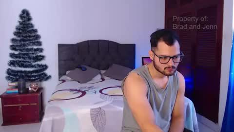 Snapshot of bradandjenn chatting on December 28, 2024, 3:15 pm Your favorite couple and the best butt on Chatur online show from December 28, 2024, 3:15 pm