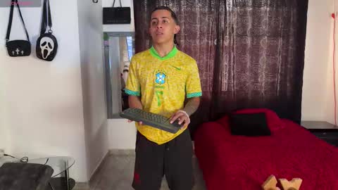 Snapshot of bradley_strong_ chatting on February 17, 2026, 7:53 pm Bradley Strong online show from February 17, 2026, 7:53 pm