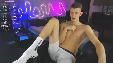 Snapshot of bradmaloney chatting on November 14, 2025, 7:34 pm brad maloney online show from November 14, 2025, 7:34 pm