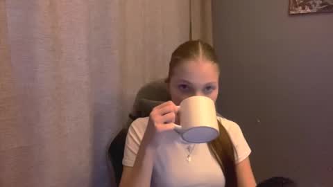 Alice online show from October 22, 2025, 12:27 pm