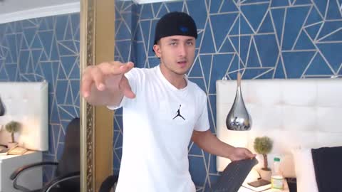 Snapshot of brandoncolee chatting on February 10, 2025, 3:32 pm BrandonCole online show from February 10, 2025, 3:32 pm