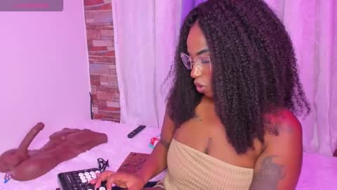 brandy   Independent model online show from February 7, 2026, 12:03 am