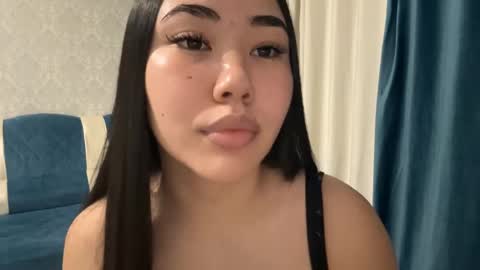 Aypril   online show from December 18, 2025, 4:02 pm