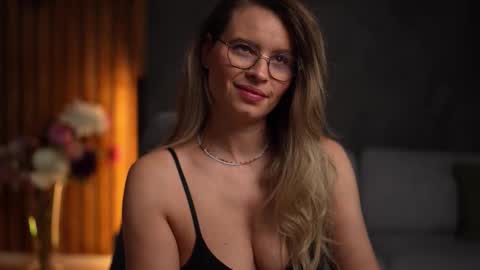 Alex online show from November 2, 2025, 5:21 am