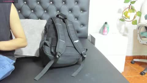   online show from December 14, 2025, 10:58 pm