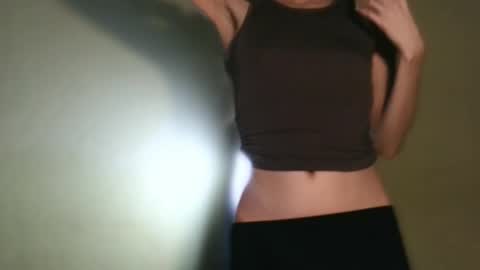 Evelyn .  online show from November 12, 2025, 1:06 am