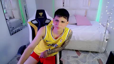 Snapshot of brayan_lopezz chatting on January 7, 2025, 7:38 pm BRAYAN online show from January 7, 2025, 7:38 pm