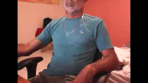 Snapshot of brazil_stud chatting on January 16, 2026, 8:13 pm brazil_stud online show from January 16, 2026, 8:13 pm