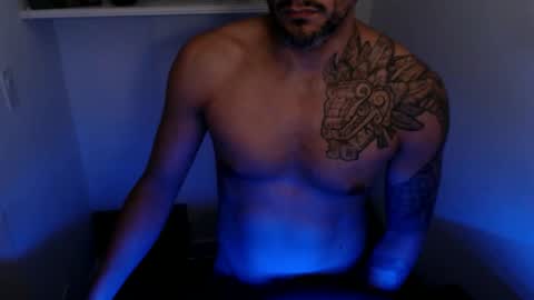 Snapshot of break_dusk chatting on December 17, 2025, 3:23 am break_dusk online show from December 17, 2025, 3:23 am