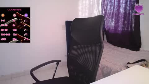 Snapshot of breathe333 chatting on February 4, 2025, 12:22 pm Ask me online show from February 4, 2025, 12:22 pm