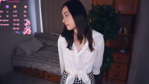 Mia Bunyard online show from October 13, 2025, 7:52 am