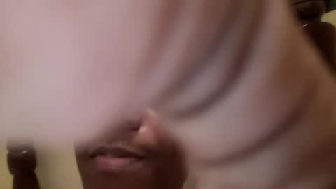 Snapshot of breez915900 chatting on February 7, 2026, 5:11 am breez915900 online show from February 7, 2026, 5:11 am